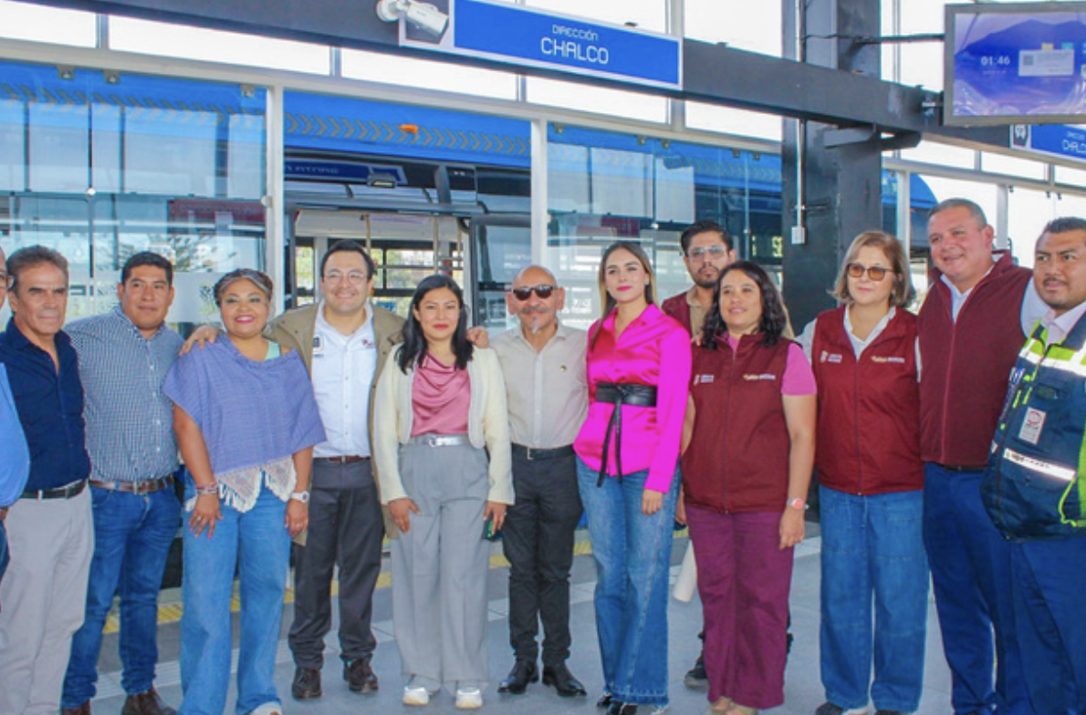 SECRETARIO DE MOVILIDAD REALIZA RECORRIDO EN EL TROLEBÚS ACOMPAÑADO DEL ALCALDE DE VALLE DE CHALCO